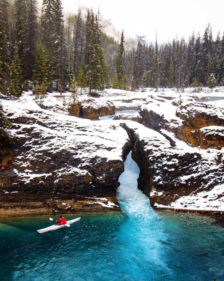 Winter At Emerald Lake Lodge In Yoho National Park Explore Bc Super