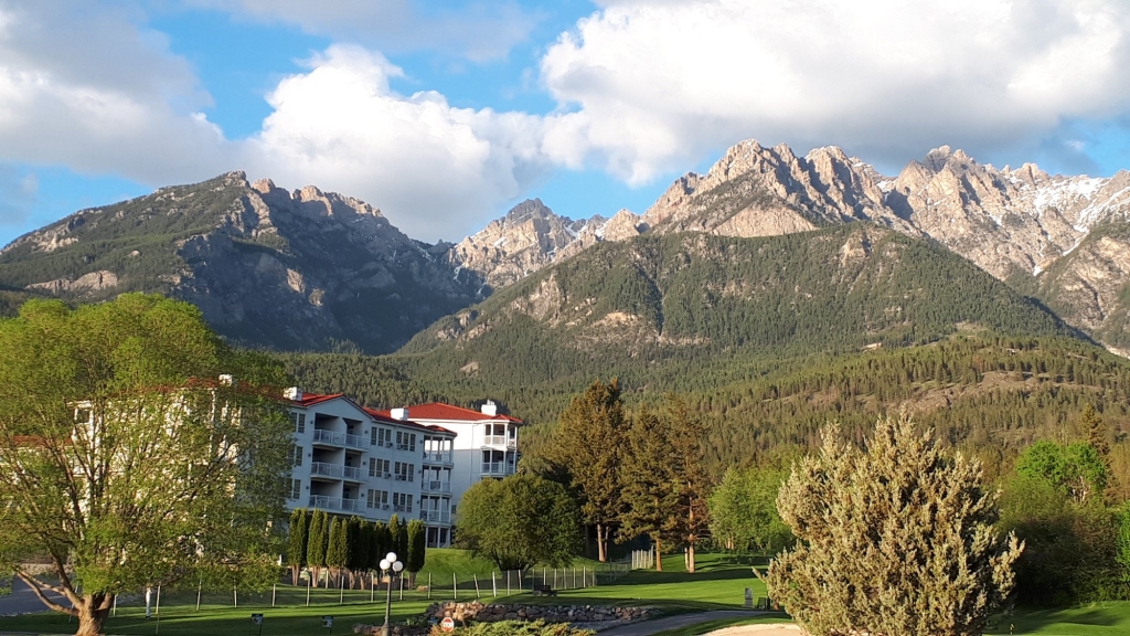 mountain view resort and suites fairmont bc