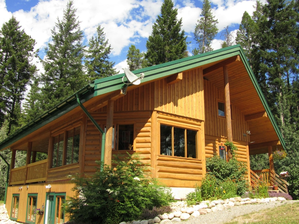 Bearberry Meadows Guest House | Super, Natural BC