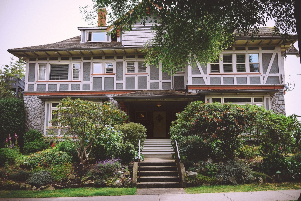 Dashwood Manor Seaside Bed And Breakfast Inn | Super, Natural BC