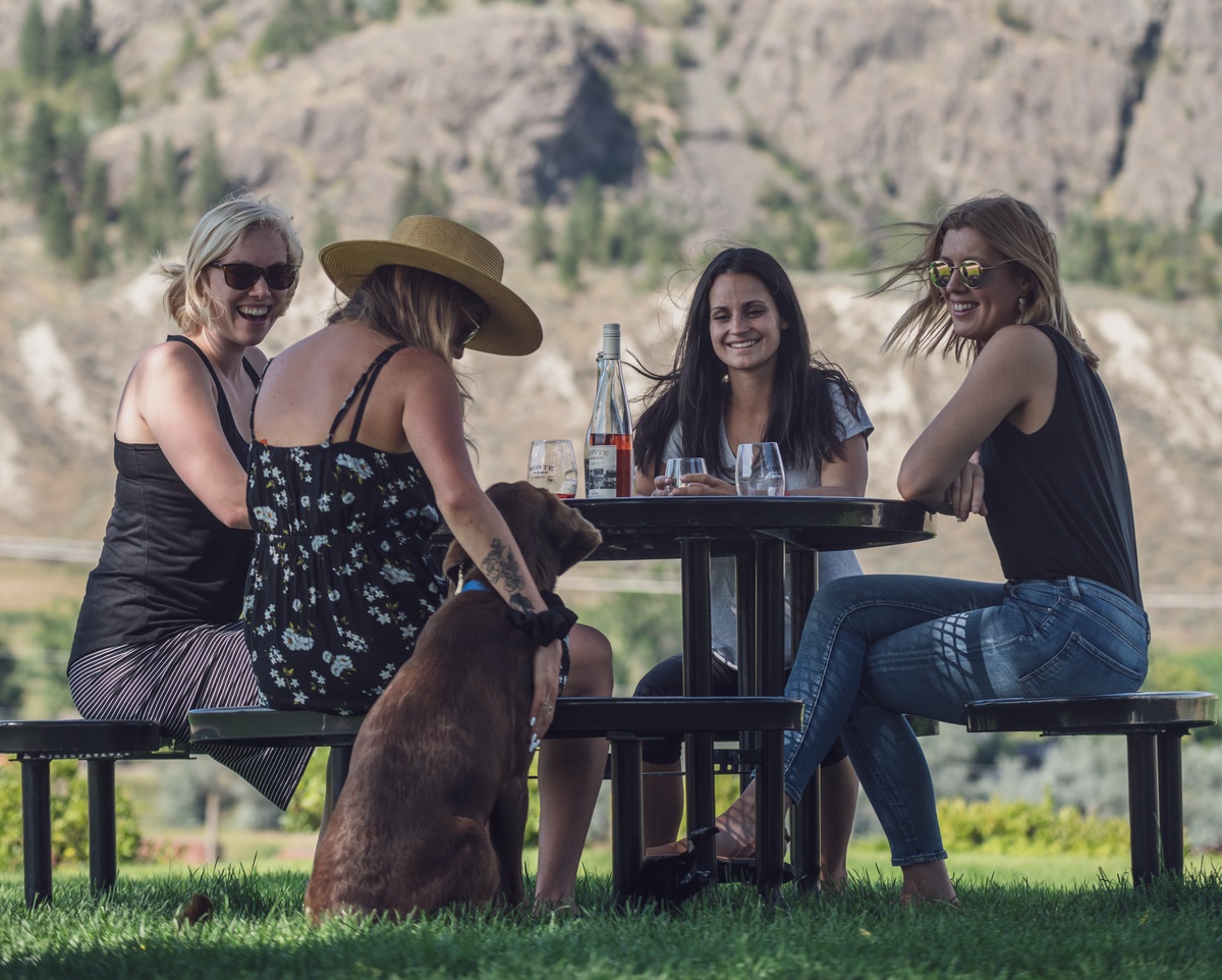 Wine tasting on the lawn at Monte Creek Ranch Winery | Andrew Strain